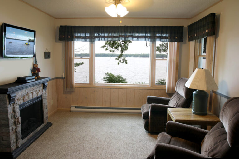 COTTAGE 10A Fred Thomas Resort Located on Big Lake Chetac